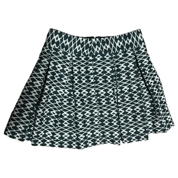 Banana Republic Skirt Size 2 Short Mini Micro Green Geometric Flare Pleated - Picture 1 of 7